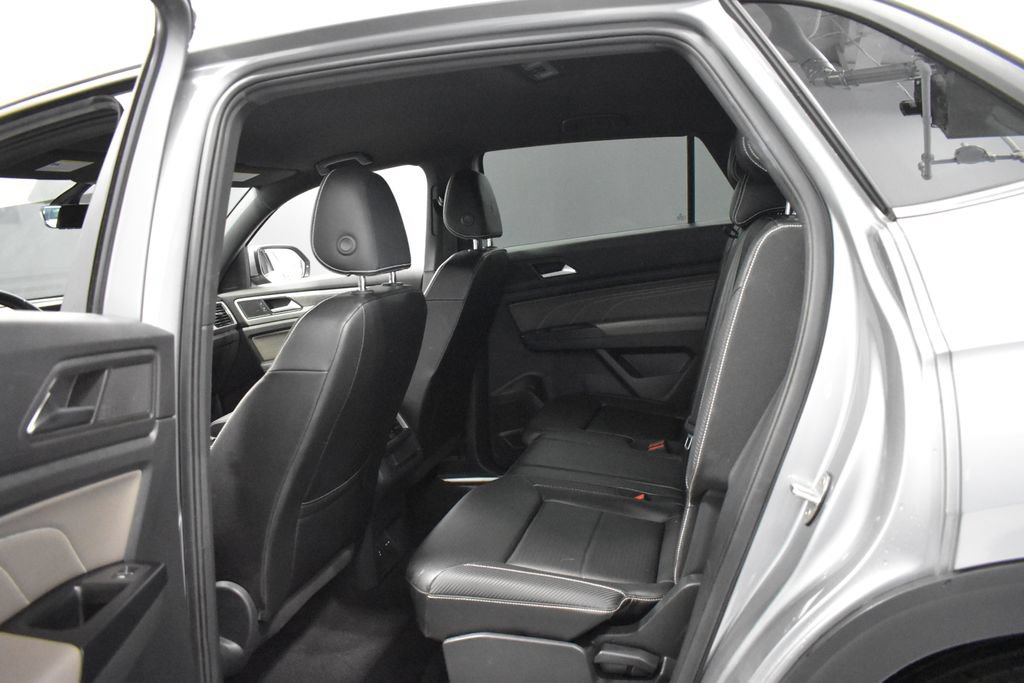 Used 2023 Volkswagen Atlas Cross Sport SE AWD/4WD image 30