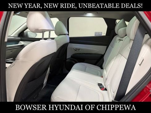 Used 2025 Hyundai Tucson Limited image 4