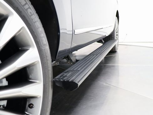 Used 2021 Lincoln Navigator Reserve w/ Luxury Package image 19