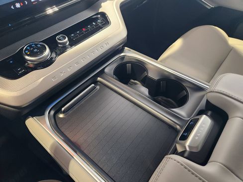 New 2026 Ford Expedition Active RWD image 19