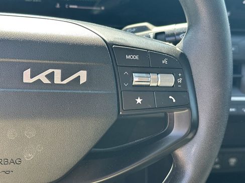 Used 2025 Kia K4 FWD image 25