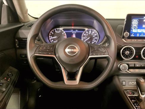 Used 2025 Nissan Sentra SV FWD image 5
