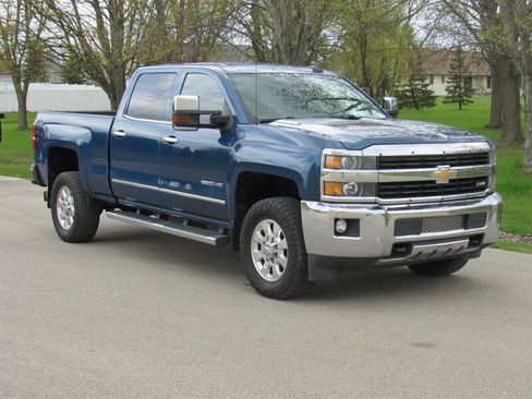 Used 2015 Chevrolet Silverado 2500 LTZ w/ Duramax Plus Package AWD/4WD image 3