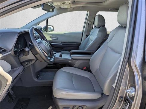 Used 2024 Toyota Sienna XLE image 16