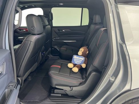 New 2026 Chevrolet Traverse RS image 24