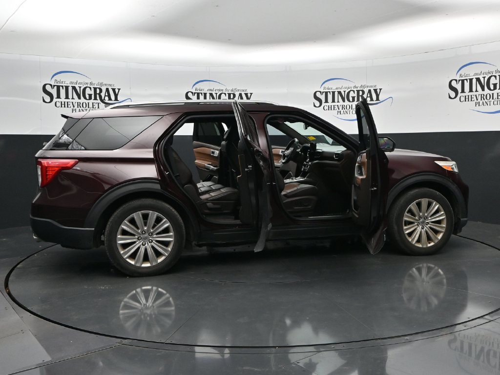 Used 2022 Ford Explorer King Ranch w/ Premium Technology Package RWD image 36