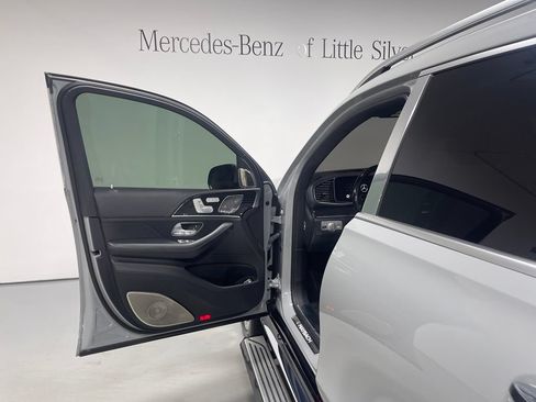 Certified 2024 Mercedes-Benz Maybach GLS 600 4MATIC image 17