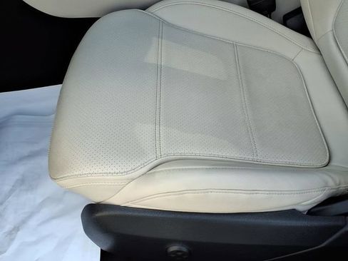Used 2023 Mercedes-Benz C 300 Sedan image 7