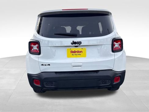 Used 2023 Jeep Renegade Latitude image 12