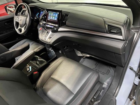 Used 2023 Honda Odyssey Sport image 19