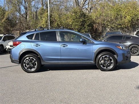 Used 2023 Subaru Crosstrek 2.0i Premium image 2