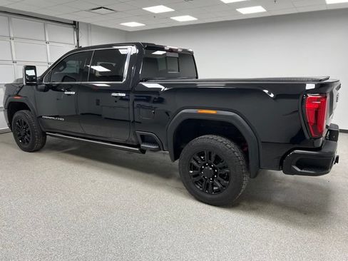 Used 2021 GMC Sierra 3500 Denali w/ Denali Black Diamond Edition AWD/4WD image 7