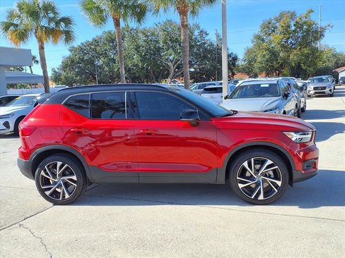 Used 2021 Volvo XC40 T5 R-Design w/ Advanced Package image 8