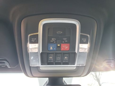 Used 2019 RAM 2500 Laramie image 43