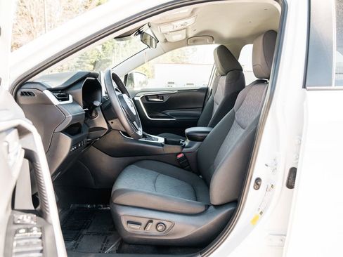 Certified 2024 Toyota RAV4 XLE image 25