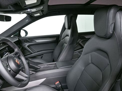New 2026 Porsche Cayenne Electric AWD/4WD image 5