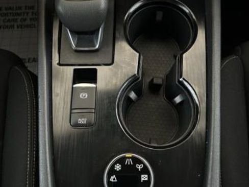 Used 2023 Nissan Rogue S image 14