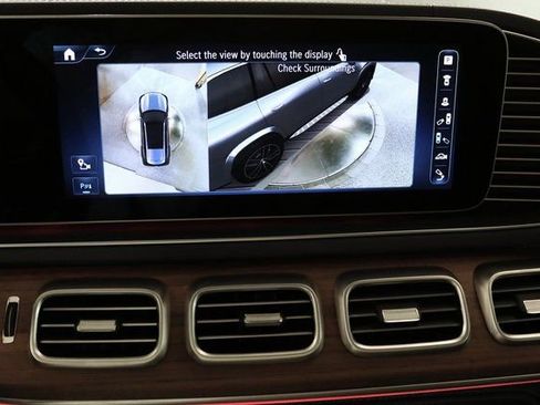Used 2024 Mercedes-Benz GLS 580 4MATIC image 24