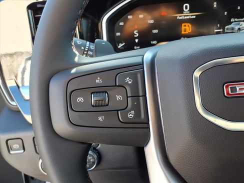 New 2026 GMC Sierra 1500 SLT image 19