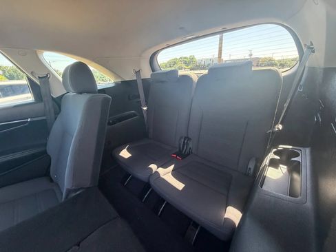 Used 2017 Kia Sorento LX FWD image 12