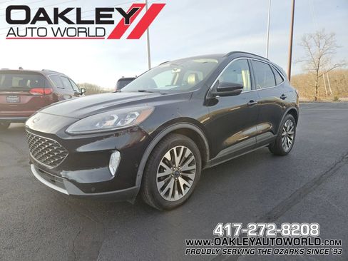 Used 2020 Ford Escape Titanium image 1