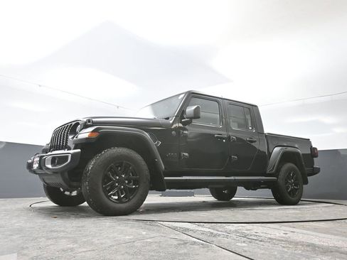 Used 2023 Jeep Gladiator Sport image 53
