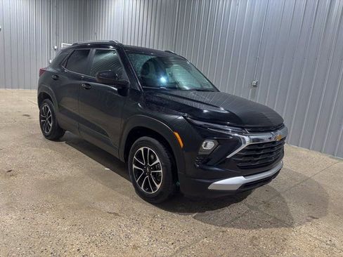 Used 2024 Chevrolet TrailBlazer LT w/ Driver Confidence Package image 8