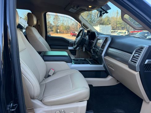 Used 2017 Ford F250 Lariat w/ Chrome Package image 16