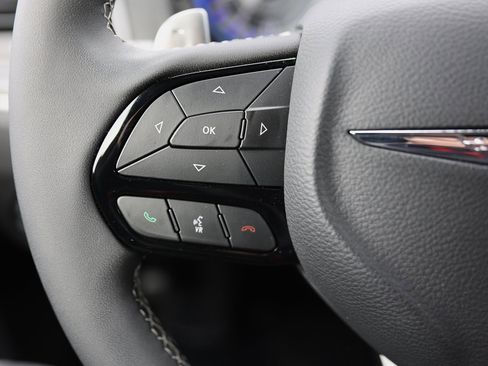 Used 2022 Chrysler 300 S image 35