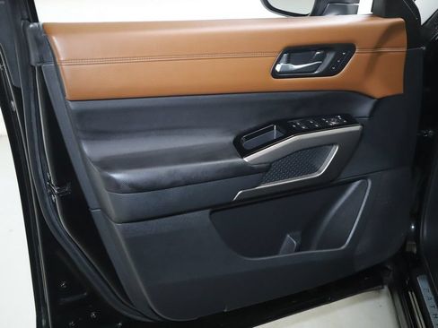 Certified 2024 Nissan Pathfinder Platinum AWD/4WD image 19