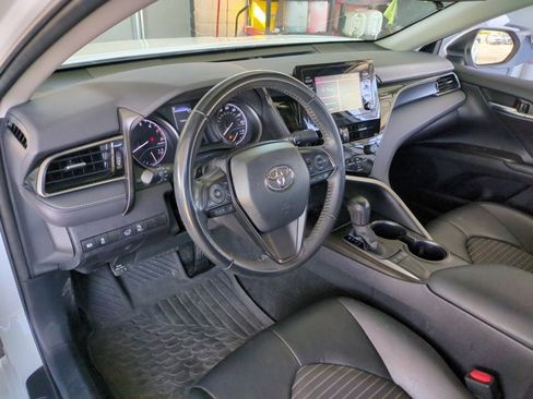 Used 2023 Toyota Camry SE image 6