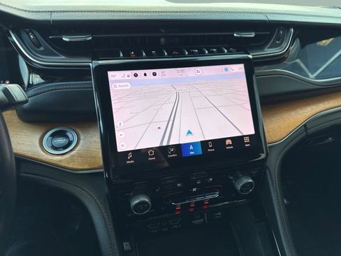 Used 2022 Jeep Grand Cherokee Summit image 12