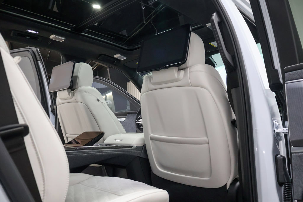 Used 2026 Cadillac Escalade V AWD/4WD image 46