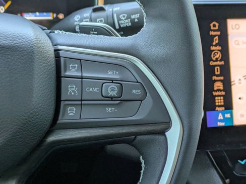 New 2026 Jeep Grand Cherokee L Limited w/ Luxury Tech Group II RWD image 29
