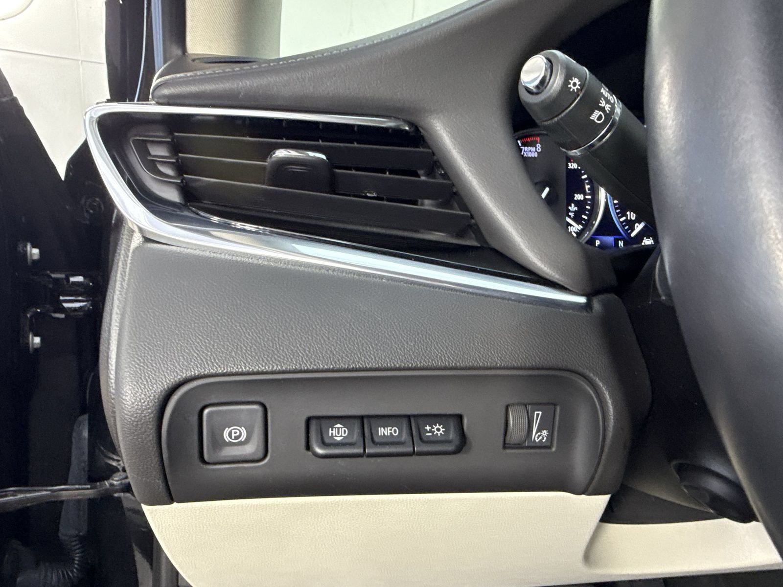 Used 2024 Buick Enclave Avenir w/ Trailering Package, 5000 lbs. AWD/4WD image 14