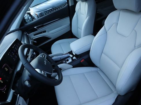 New 2025 Kia Telluride S image 23