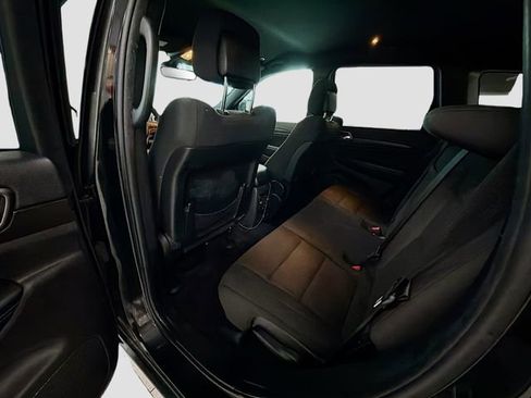 Used 2018 Jeep Grand Cherokee Laredo image 23