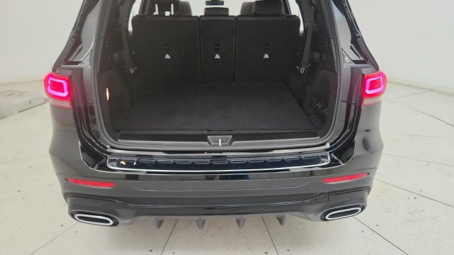 Used 2023 Mercedes-Benz GLB 250 w/ AMG Line image 29