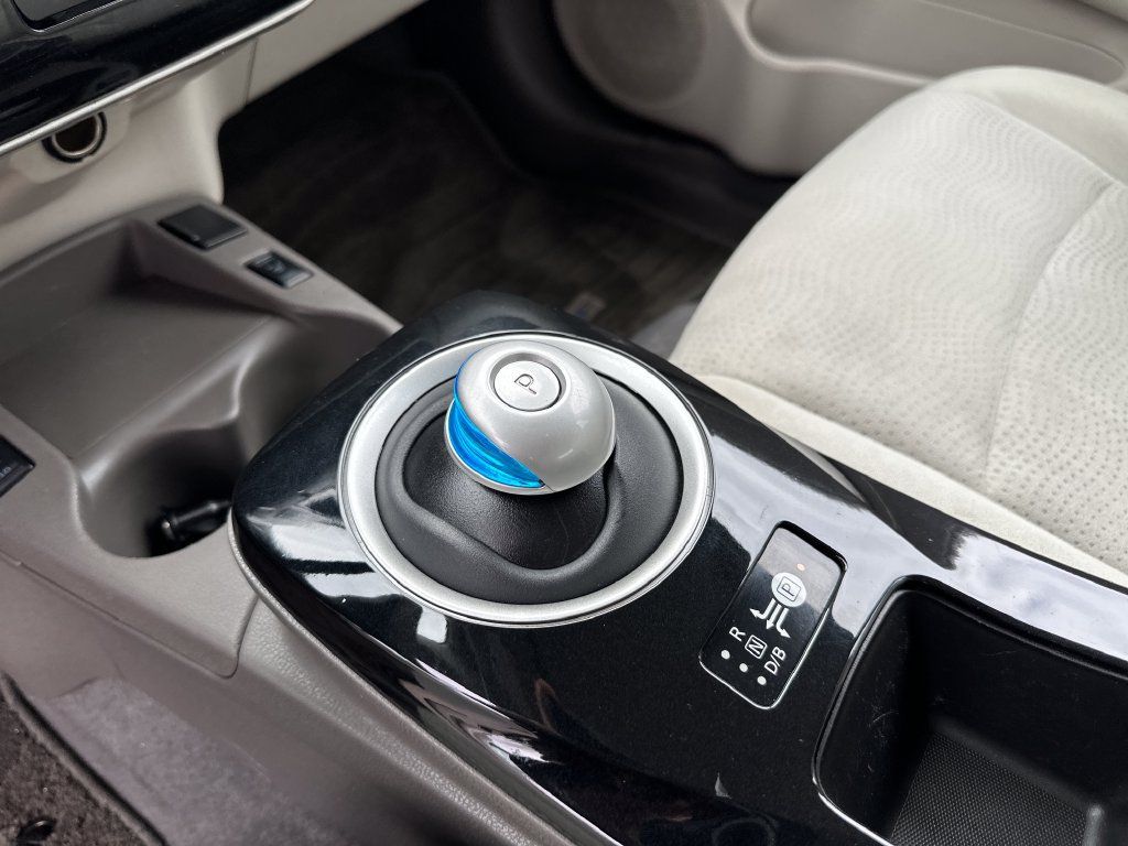 Used 2017 Nissan Leaf SV FWD image 14