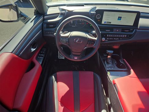 Used 2023 Lexus ES 300h F Sport image 17