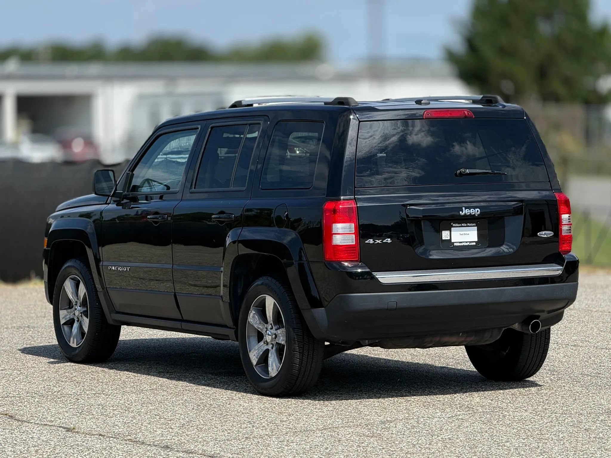 Used 2017 Jeep Patriot High Altitude AWD/4WD image 10