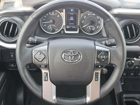 Certified 2022 Toyota Tacoma Limited AWD/4WD image 15