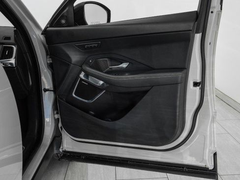 Used 2019 Jaguar E-PACE R-Dynamic SE image 42