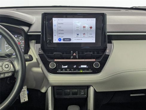 Used 2024 Toyota Corolla Cross L image 30