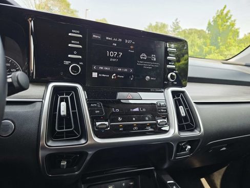 Used 2021 Kia Sorento EX w/ Panoramic Sunroof Package AWD/4WD image 15
