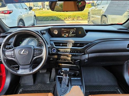 Used 2019 Lexus UX 250h w/ Premium Package image 15