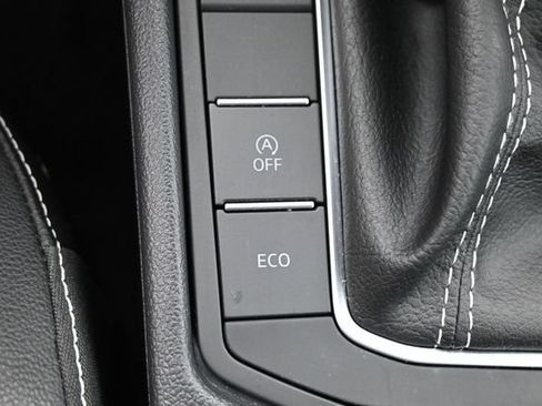 Certified 2026 Volkswagen Jetta SE FWD image 25