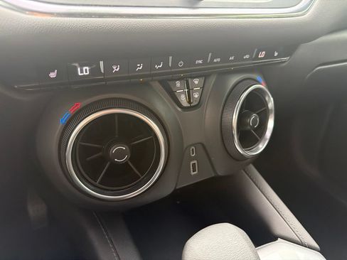 Used 2022 Chevrolet Blazer LT FWD image 32