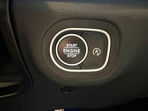 Certified 2025 Mercedes-Benz GLS 450 4MATIC image 21