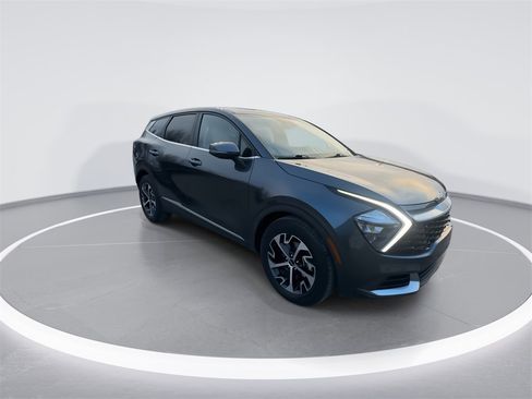 Used 2023 Kia Sportage EX image 2